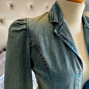 DKNY Jeans Jacket. Ruffled shoulders with faded fashion looks. Size Small.